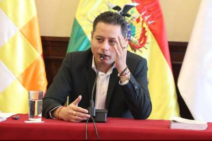Lara dice que no logró concretar compromisos de campaña debido a la “reducción de atribuciones” 