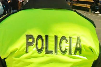 Policía arresta a más de 90 personas en tres bares clandestinos de El Alto