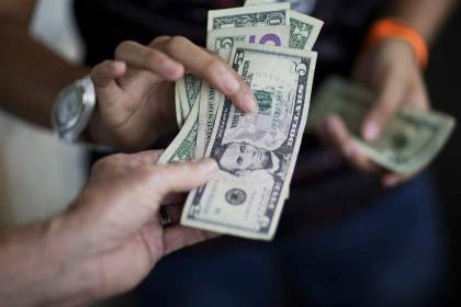 Embajador de Perú: En la frontera con Bolivia los comerciantes prefieren el dólar