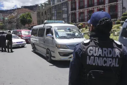 La Paz: Choferes deciden suspender el paro de 48 horas luego de conocerse las nuevas tarifas del transporte público 