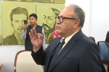 Rodrigo Paz posesiona a Marco Antonio Calderón como ministro de Minería y Metalurgia 