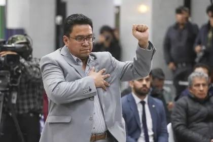 Cesar Siles presenta su renuncia al cargo de ministro de Justicia