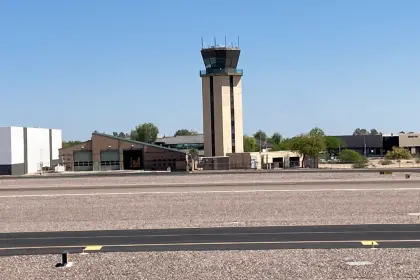 Dos aviones se estrellaron en un aeropuerto en Arizona; hay un muerto y al menos tres heridos 