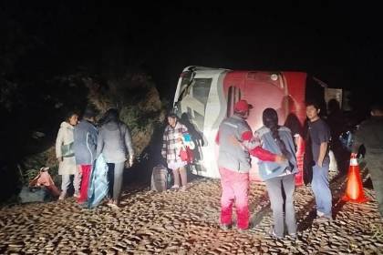 Chuquisaca: Bus vuelca en ruta a Sucre dejando 22 pasajeros heridos