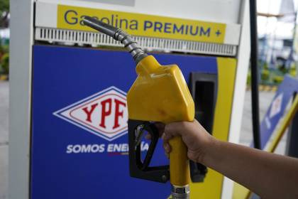 Asosur reporta falta de gasolina Premium Plus en el eje central y de diésel Oil Plus en Santa Cruz