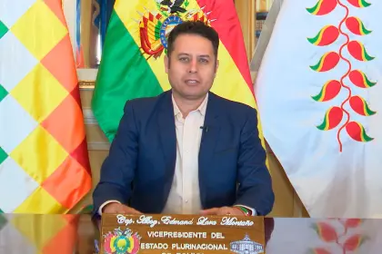 Lara se estrella contra el DS 5503 en su mensaje navideño