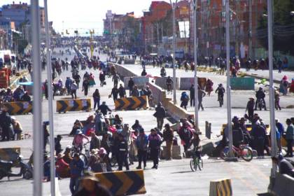 Más de $us 1.680 millones: El duro golpe que los bloqueos dejan en la economía de Bolivia y pone en jaque a la industria 