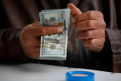 Subida del dólar: Ministro estima que en “dos o tres semanas” se estabilice el tipo de cambio en Bolivia