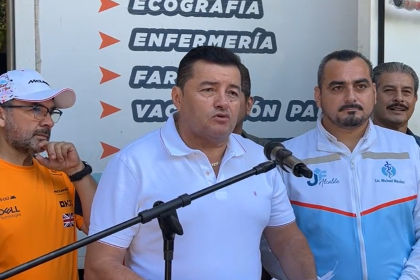 Tras dejar Pamasola, Jhonny se reunió con su gabinete y reapareció en una minga 