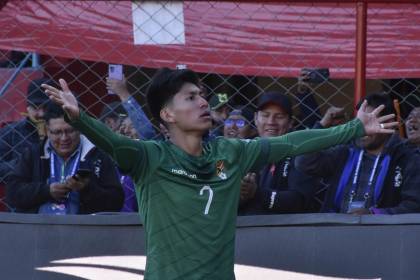 Tras salir golpeado ante Colombia ¿estará Miguelito Terceros frente a Argentina? 