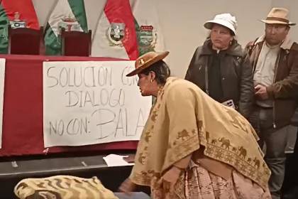 Senadora del PDC instala huelga de hambre y exige una solución a los bloqueos