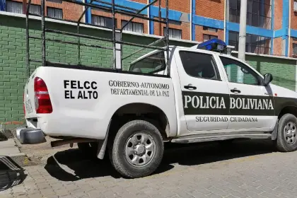 Al costado de un camino de tierra, así fue hallada una mujer sin vida en Viacha