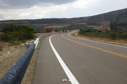 Una mujer y su hijo mueren embestidos; el padre queda lesionado
