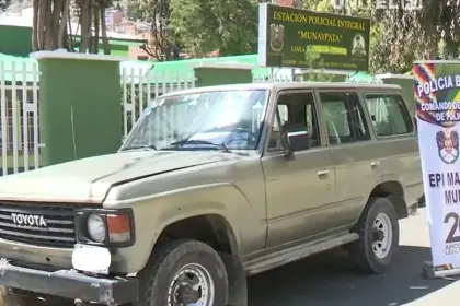 Roban vagoneta de la Alcaldía de La Paz y tras persecución es recuperada mediante GPS, reporta la Policía 