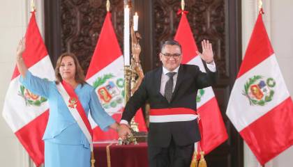 Presidenta de Perú nombra a su sexto ministro del Interior en año y medio de gestión