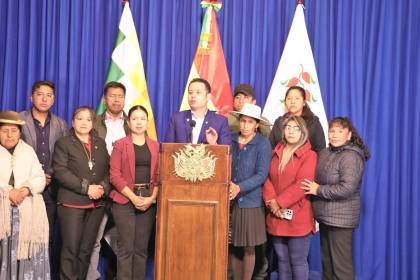 Lara organiza festejos por el Día del Estado Plurinacional y convoca a organizaciones sociales 