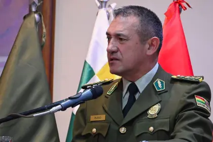 Fiscalía cita al excomandante general de la Policía para declarar como sindicado en caso de presunta discriminación