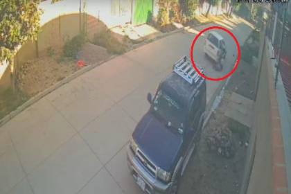 Video: Delincuentes en vehículo “arrastraban” a sus víctimas para robar sus pertenencias