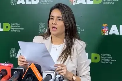 Paola Aguirre señala que fue incluida en una “lista negra” de vetados y apunta a Efraín Suárez 