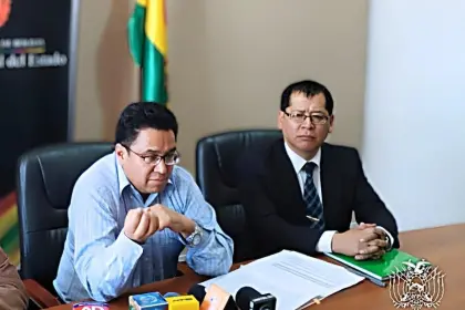 Caso consorcio: Activan alerta migratoria para el exministro Siles y el expresidente del TDJ de La Paz
