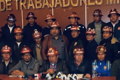 Mineros asalariados declaran huelga general indefinida en contra de la eliminación de la subvención