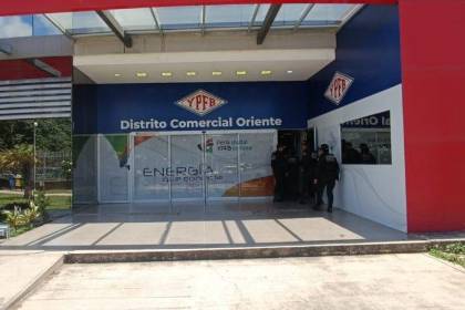 Fiscalía secuestra documentos en investigación por irregularidades en contrataciones de YPFB