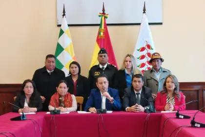Presidentes de Diputados y del Senado no asisten a convocatoria de Edmand Lara