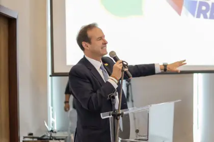 “Vamos con la idea correcta”, dice vocero de Libre, que apuesta al “voto por convicción” y al contacto con los electores