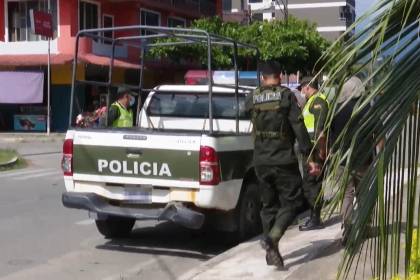 A plena luz del día, acribillan con al menos 15 disparos a un joven en el municipio de Entre Ríos