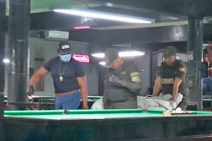 Hombre muere al interior de un billar en la zona sur de Santa Cruz; se investigan las causas