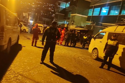 Aprehenden al chofer del minibús que mató a dos personas en puertas de Adepcoca; no tenía inspección técnica