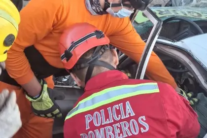 Reportan dos muertos y cuatro heridos en choque de dos vehículos en Cochabamba 