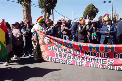 La marcha de la COB se dirige al centro paceño para exigir la renuncia de Paz