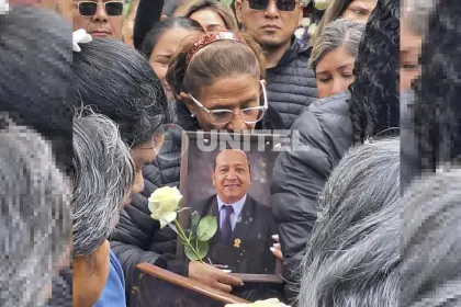 Entre lágrimas y mucho dolor, despiden al destacado periodista Yerko Guevara