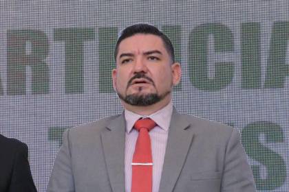 La Constitución establece “línea vertical de mando” y un decreto no está por encima, dice presidente del TDJ