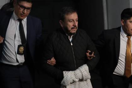 “Está decepcionado”, dice la esposa del exministro Medinaceli tras su aprehensión por el caso ‘gasolina basura’