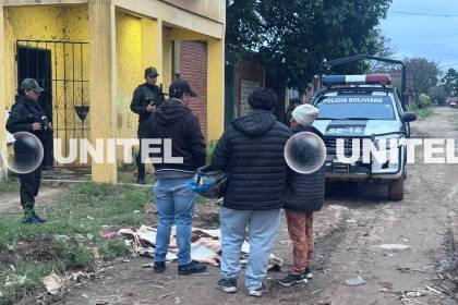 Asesinan a un hombre en plena vía pública, el cuerpo tiene al menos tres impactos de bala