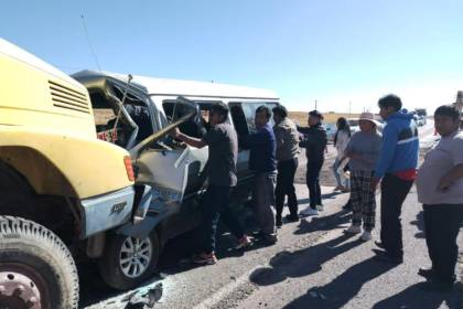 La Paz: Minibús atropella y mata a un obrero vial, luego choca contra una volqueta y deja 12 heridos, reporta la Policía 