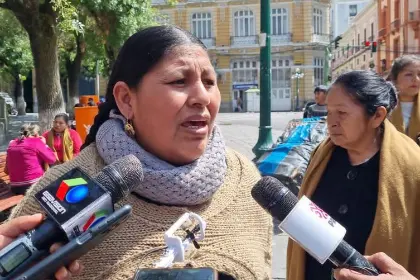 “Lucho puso a dedo a Eduardo”: Arcista Ponce se estrella contra el presidente y dice que su candidatura “parece un chiste”