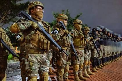 Miliares y policías salen a las calles de Santa Cruz para combatir la inseguridad