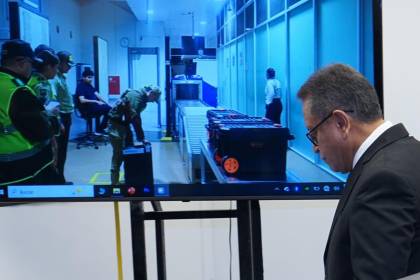 Gobierno pide informe sobre las personas liberadas tras la incautación de oro en Viru Viru