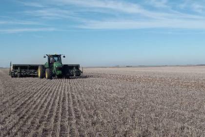 Agro reduce sus previsiones de siembra de soya ante la falta de diésel en zonas productivas