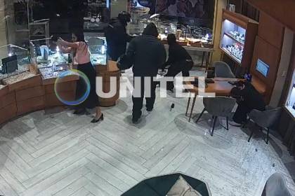 Asalto a joyería: hay tres aprehendidos y continúa la búsqueda de los atracadores