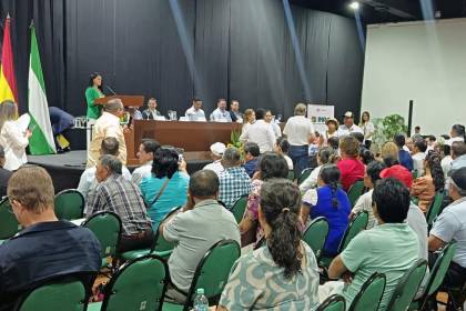 INRA entrega 300 títulos de propiedad rural a productores de Santa Cruz