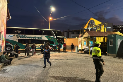 Suspenden operaciones en la Terminal de Buses de La Paz ante disturbios tras cabildo evista