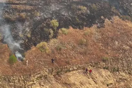 Incendio en la serranía de Sama se reactivó pero fue controlado, señala la Alcaldía de Tarija 