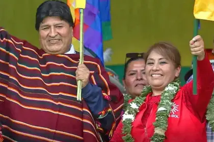 Ministro de Gobierno dice que Ruth Nina “da una lección” a Evo de cómo acudir al llamado de las autoridades