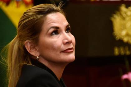 Hija de Añez dice que presentaron recurso de revisión para anular sentencia de su madre y lograr su libertad