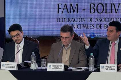 Concluye reunión entre el presidente Paz y alcaldes sobre el 50/50 y demandas municipales