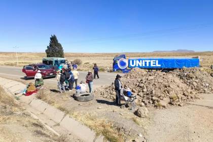 Bloqueo en Caracollo: Montaño dice que la demanda por una carretera debe ser resuelta por la Gobernación de Oruro 
